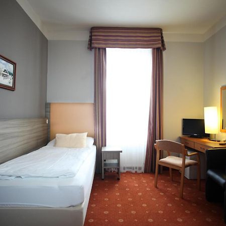 Hotel Paris Mariánské Lázně Екстериор снимка