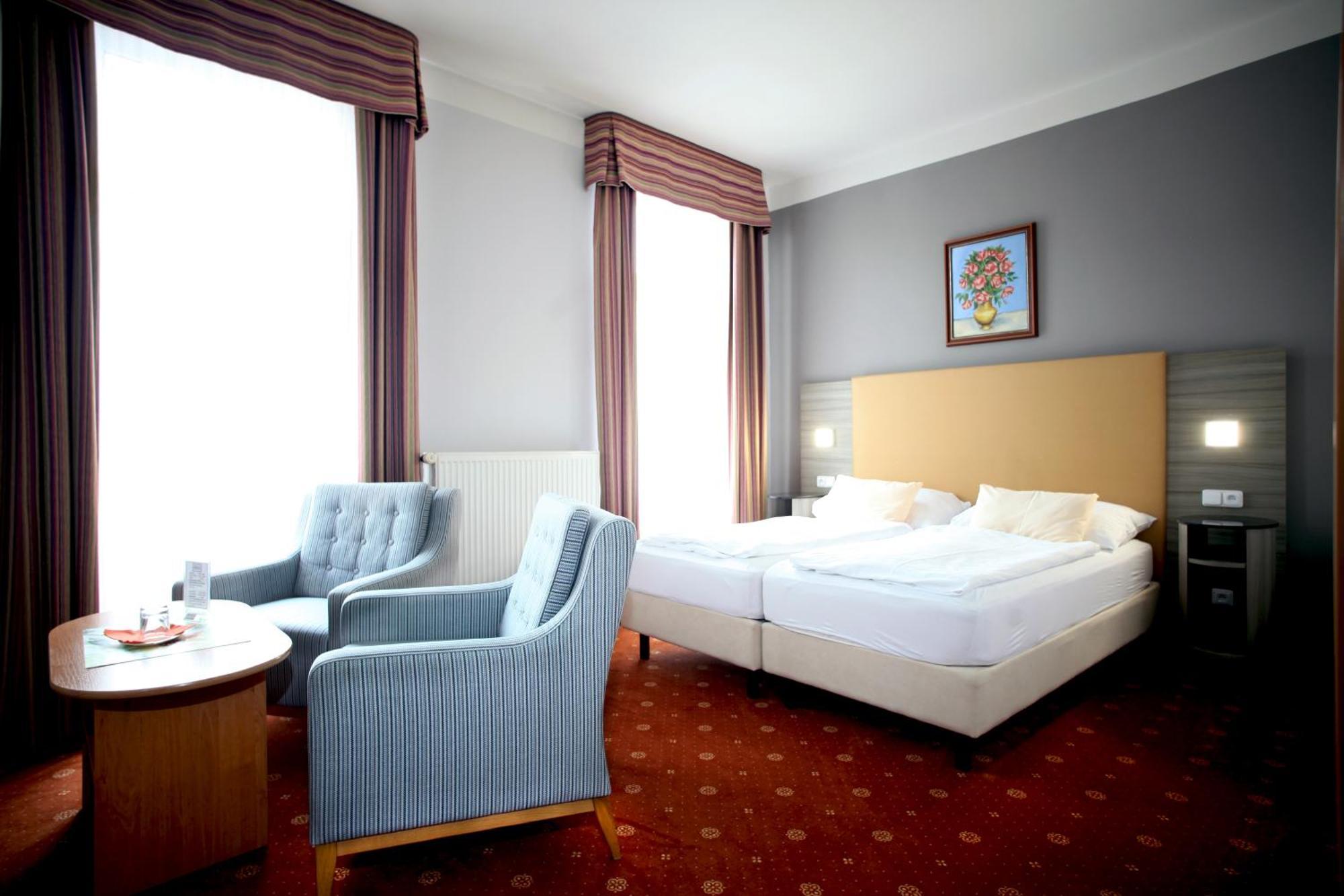 Hotel Paris Mariánské Lázně Екстериор снимка